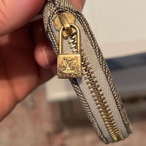 LV DENIM COIN PURSE - Picture 15 of 15